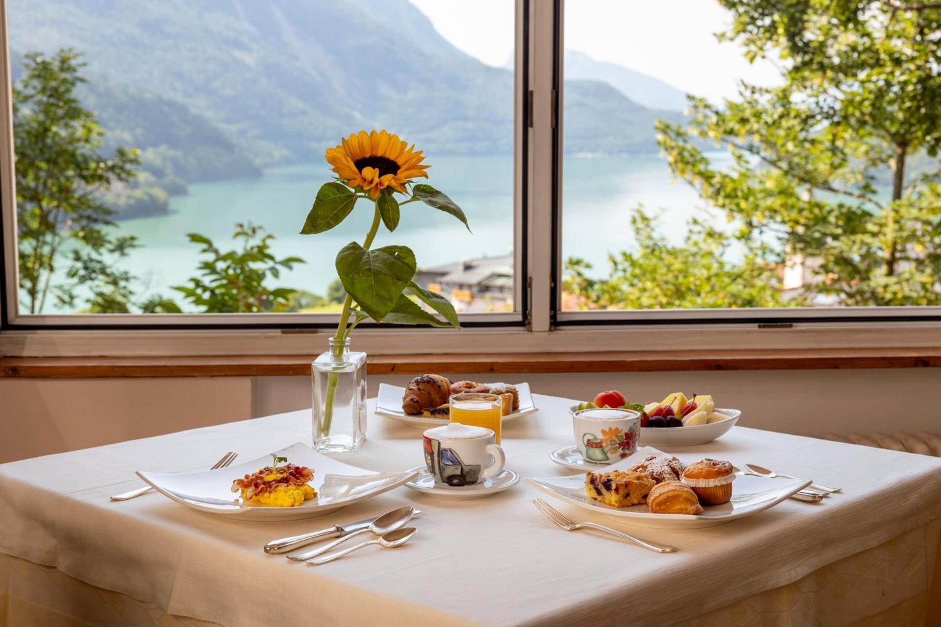 Hotel Londra Slow Living Molveno Dış mekan fotoğraf